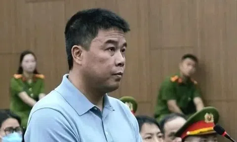 Chủ tịch Tập đoàn Phúc Sơn bật khóc khi nhắc nhớ về hoàn cảnh nghèo khó của gia đình lúc còn nhỏ