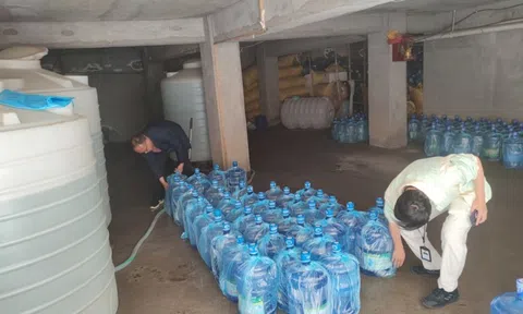 Triệt phá 8 ổ sản xuất nước uống đóng chai giả, bắt giữ 21 người, tịch thu tang vật tổng giá trị hơn 36 tỷ đồng