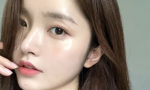 Nước uống đỏ rực bơm collagen thần tốc: Da tươi trẻ, căng tràn sức sống