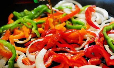 "Vua vitamin C" trong thế giới rau củ: Hé lộ cái tên bất ngờ với hàm lượng gấp 4 lần cam