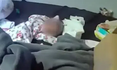 Đột nhập căn nhà đóng kín, sốc nặng khi phát hiện bé sơ sinh hấp hối bên người mẹ đã tử vong