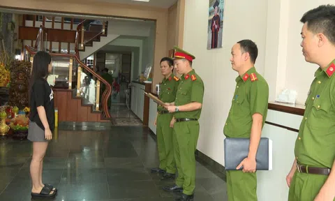 Hình ảnh vụ khám xét khẩn cấp nơi ở và công ty của giang hồ Vi “ngộ”