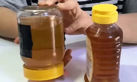 Lật ngược chai mật ong là biết ngay thật hay giả? Có 6 mẹo chọn mật ong người bán mật ong giả không muốn bạn biết