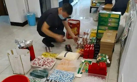 Đột kích 2 cửa hàng và 4 khu dân cư, công an triệt phá đường dây sản thuốc giả quy mô hơn 36 tỷ đồng, tịch thu hơn 4.500 hộp dược phẩm kém chất lượng