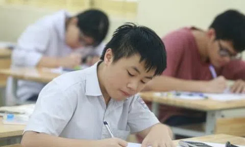Điểm chuẩn 13 trường THPT có tỷ lệ 'chọi' dưới 1 tại Hà Nội, cao nhất 19 điểm