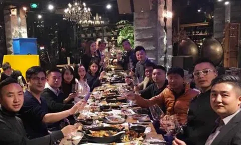 Bị bắt nộp thêm 700k vào suất ăn họp lớp, tôi đáp lại lớp trưởng 1 câu rồi lập tức rời khỏi nhóm chat