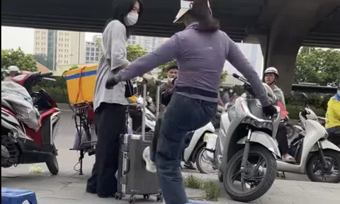 Thông tin mới nhất vụ cô gái đứng trên vỉa hè bị người phụ nữ bán nước xua đuổi ở Hà Nội