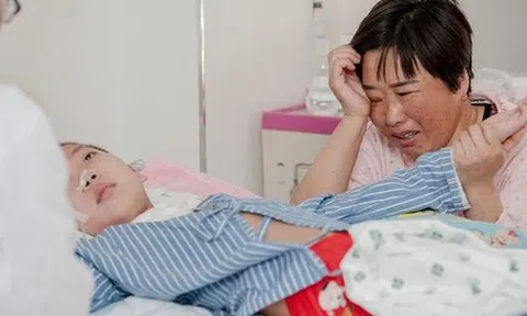 Bé trai 9 tuổi đã bị xơ gan, bác sĩ khuyến cáo thay đổi 1 điều trong ăn uống nhưng cha mẹ bỏ qua khiến bệnh càng nặng
