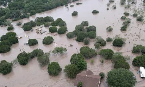 Người hùng cứu 165 người trong trận lũ lịch sử ở Texas