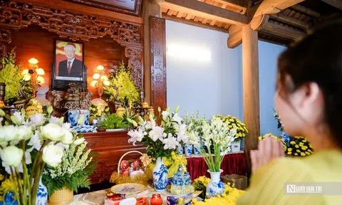 Hà Nội: Người dân thắp hương tưởng niệm cố Tổng Bí thư Nguyễn Phú Trọng