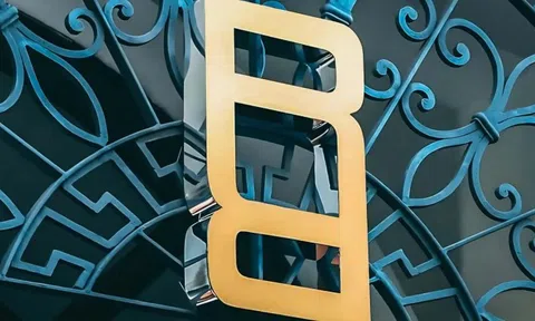 Range Rover đổi logo?