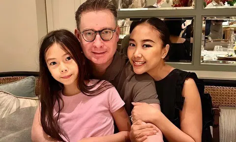 Con gái Đoan Trang chỉ ngồi ăn 1 bát mỳ thôi mà dân mạng tấm tắc khen: Nghe nói chuyện đã thấy mẹ dạy hay!