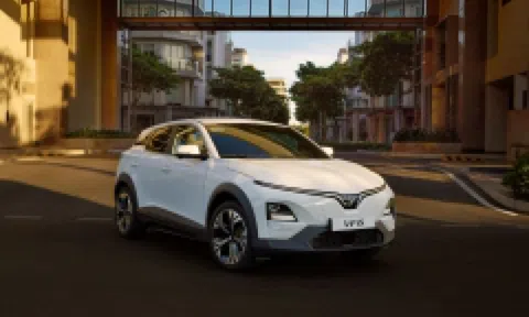 700 triệu, nên mua VinFast VF 6 Eco hay Kia Seltos 1.5L Turbo?