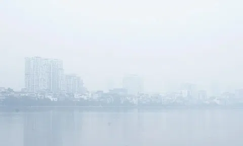 Bầu trời Hà Nội mù mịt trong ngày ô nhiễm không khí đứng thứ 2 thế giới