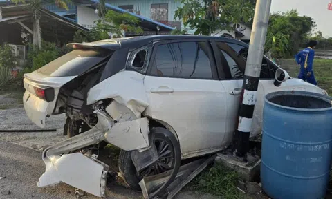 Đang đứng mua đá, người đàn ông 46 tuổi bị ô tô hất văng tử vong