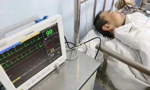 Người đàn ông 53 tuổi tử vong vì đột quỵ khi đang tắm, đây là lời nhắc nhở: Thay đổi 3 thói quen tắm này càng sớm càng tốt
