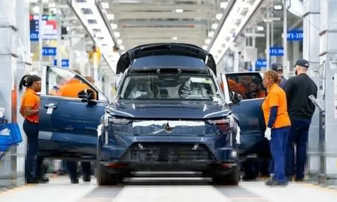 Xe điện mới của Volvo bị chê 'như một mớ hỗn độn'