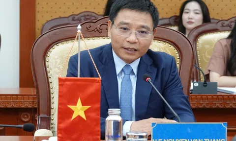 Bộ trưởng Tài chính làm việc với FTSE Russell về nâng hạng chứng khoán