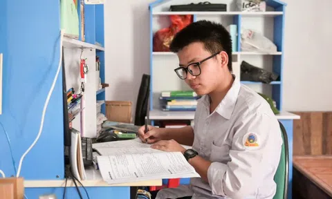 Từ lớp học tỉnh lẻ đến ngôi vị thủ khoa của nam sinh Ninh Bình