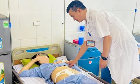 Dùng chanh muối làm việc này, người phụ nữ 54 tuổi bị hoại tử đại tràng