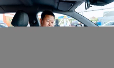 Khách hàng Thanh Hóa 'trẩy hội' xe điện, 'săn' ưu đãi từ VinFast