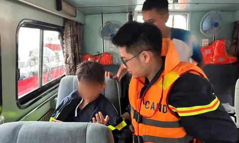 Vụ đắm tàu trên Vịnh Hạ Long: Vì sao bé trai 14 tuổi sống sót sau 4 tiếng ở trong khoang tàu chìm?