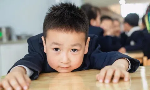 Cảnh báo: Kiểu cha mẹ này, dù có là Giáo sư, Tiến sĩ thì cũng không thể nuôi dạy con cái thành công.