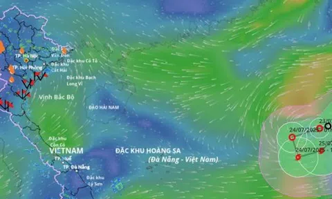 Áp thấp nhiệt đới vào Biển Đông liên tục đổi hướng, ngày mai mạnh thành bão