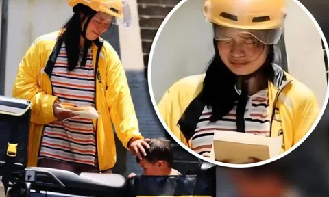 Nhói lòng người mẹ đặt con gái bị ung thư vào thùng giao hàng, rong ruổi dưới trời nắng 40 độ C để mưu sinh