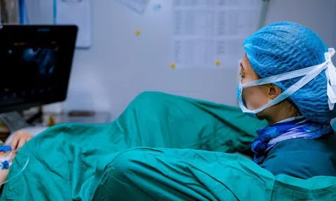 Phụ nữ độc thân sinh con bằng IVF: Điều kiện đơn giản bất ngờ