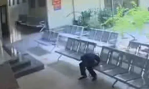 Người đàn ông bất ngờ đổ gục xuống nền, ngừng tim khi đang chờ khám bệnh