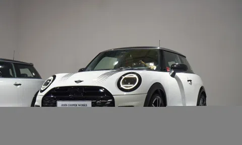 Chi tiết MINI John Cooper Works hiệu suất cao, giá hơn 2,5 tỷ đồng