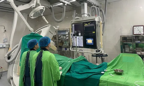 Người đàn ông 45 tuổi bất ngờ ngã quỵ, ngất bên vệ đường sau khi chơi thể thao