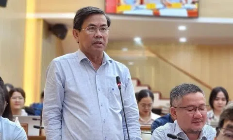 Hàng loạt Phó giám đốc Sở ở Quảng Ngãi nghỉ hưu trước tuổi