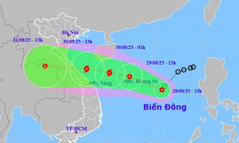 Áp thấp nhiệt đới sắp mạnh thành bão, hướng thẳng vào miền Trung