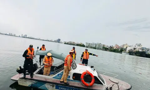 Công an Hà Nội bảo đảm trật tự an toàn giao thông đường thủy dịp Quốc khánh 2/9