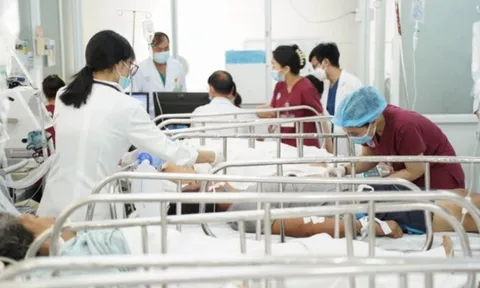 Cô gái ở TP HCM hốt hoảng khi phát hiện bàn tay người ven đường