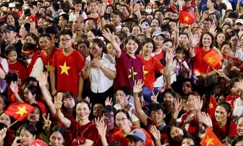 Bổ sung hơn 10,7 ngàn tỉ đồng cho ngân sách địa phương để tặng tiền cho người dân ăn Tết Độc lập