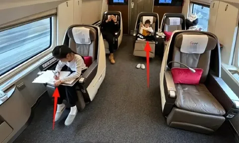 Bức ảnh đứa trẻ ngồi học này có gì đặc biệt mà xem xong nhiều người phải thốt lên: Xa xỉ quá!