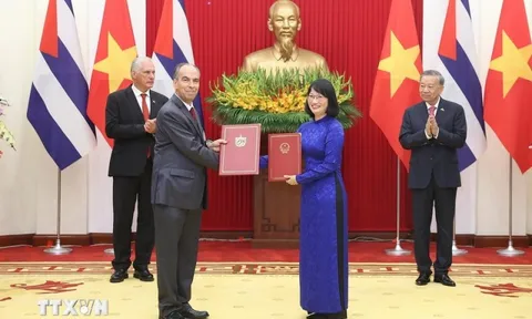 Tổng Bí thư Tô Lâm và Bí thư thứ Nhất, Chủ tịch nước Cuba chứng kiến Lễ trao các văn kiện hợp tác