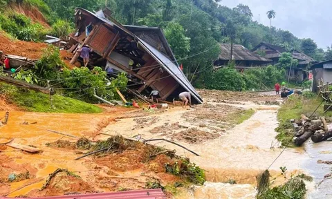 Mưa bão tàn phá, Thanh Hóa công bố tình huống khẩn cấp 2 xã biên giới