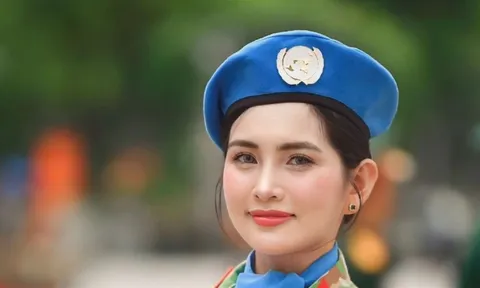 Nữ trung úy nhà 3 đời tham gia diễu binh