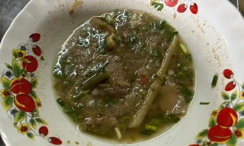 Cha và con gái bất ngờ tử vong sau bữa ăn
