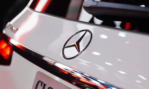 Mercedes-Benz phát triển động cơ V8 mới - mạnh hơn, tiết kiệm hơn