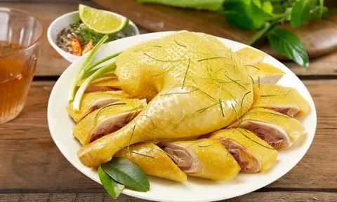 Người đàn ông 28 tuổi tử vong sau khi ăn thịt gà