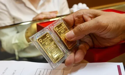 Phá mọi kỷ lục, giá vàng SJC trong nước tiến sát ngưỡng 134 triệu đồng mỗi lượng