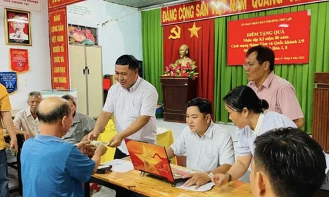 Chậm đăng ký thường trú cho con có được nhận 100.000 đồng dịp Quốc khánh 2-9?