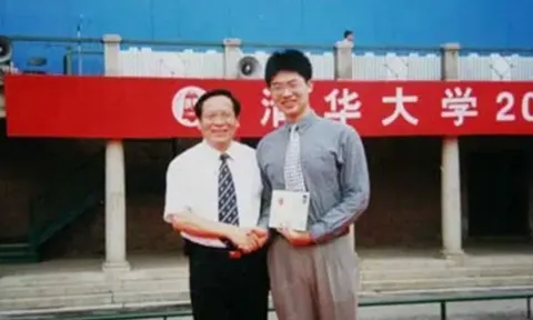 "Thần đồng" Đại học Thanh Hoa 29 tuổi đi bốc vác thuê, 49 tuổi vẫn thất nghiệp: Khi ra tới biển lớn, mới biết bản thân chỉ là hạt cát nhỏ