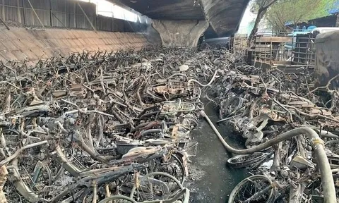 Thủ tướng yêu cầu Bộ Công an điều tra nguyên nhân vụ cháy bãi xe dưới gầm cầu Vĩnh Tuy