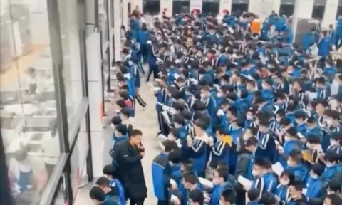 Soi video 1 căn tin trường học, nhiều người phát hiện chi tiết gây choáng váng: Nhìn mà thấy mệt mỏi!